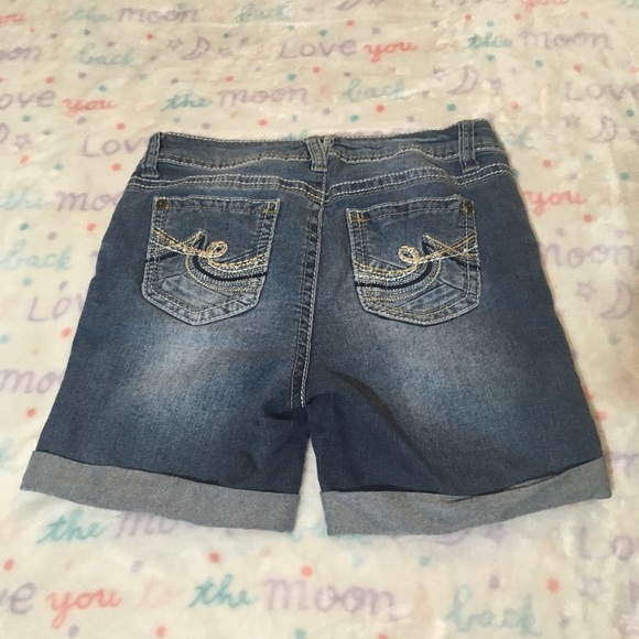 Shorts - Picture 2 of 3